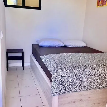 Apartamento T1 A Poucos Metros Do Centro E Praias Apartment *