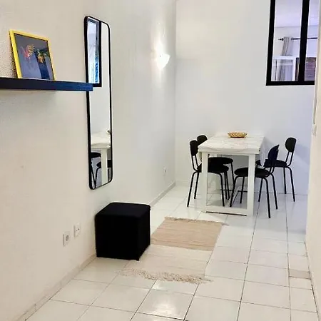 Apartamento T1 A Poucos Metros Do Centro E Praias Apartment