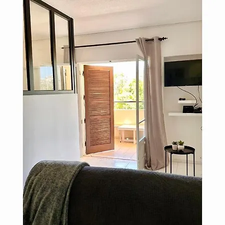 Apartamento T1 A Poucos Metros Do Centro E Praias