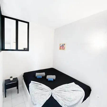 Apartamento T1 A Poucos Metros Do Centro E Praias Apartment