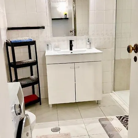Apartamento T1 A Poucos Metros Do Centro E Praias *